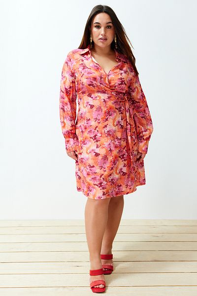 Trendyol Curve Fusya Gomlek Комір двобортна ткана сукня з закритим коміром TBBSS24AH00069