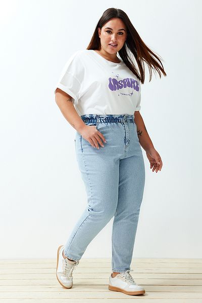 Trendyol Curve Blaue Mom-Jeans mit hoher Taille und elastischem Bund TBSSS22JE00009