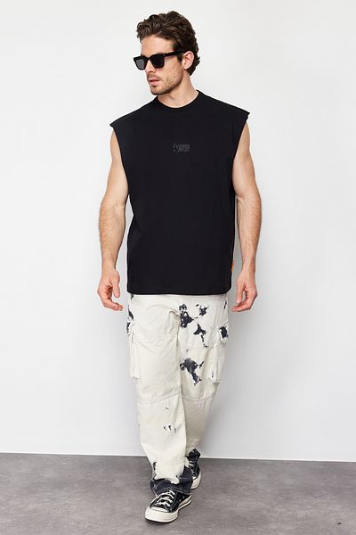 Trendyol Collection Černé triko/sportovka s tištěným textem – TMNSS24AL00005