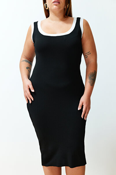 Trendyol Curve Černé jednodílné pletené šaty TBBSS24AH00160