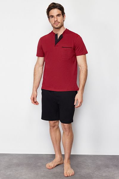 Trendyol Collection Weinrotes Strick-Pyjama-Set mit Shorts TMNSS24PT00019