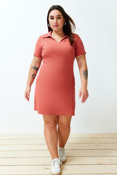 Trendyol Curve Sukienka midi z golfem i dzianiny w dużych rozmiarach Tbbss24Ah00078