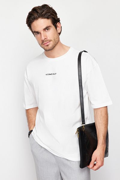 Trendyol Collection Βαμβακερό μπλουζάκι εκρού κεντημένο υπερμεγέθη - TNSS24TS00113