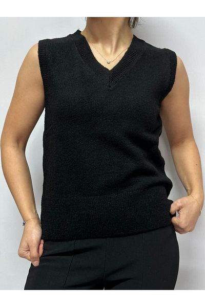 soBasic V-Neck Basic Sweater - Black