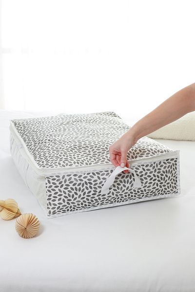 REKHOME Windowed Leaf Gray Base Pillow Quilt Sweater Bag / 60x45x15