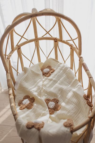 DERY BABY 4 Layer Muslin Teddy Daisy Blanket