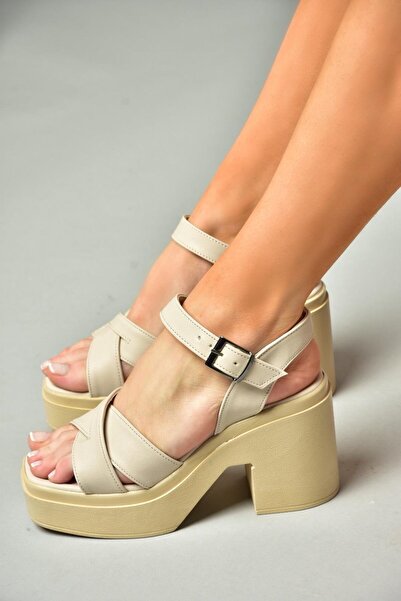 Fox Shoes S996023009 Beige Thick Heeled Women's Sandals