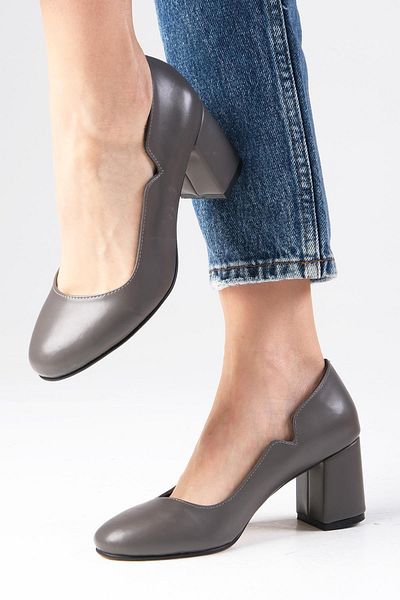 Mio Gusto Keira Graue Damenschuhe mit runder Spitze und Absatz