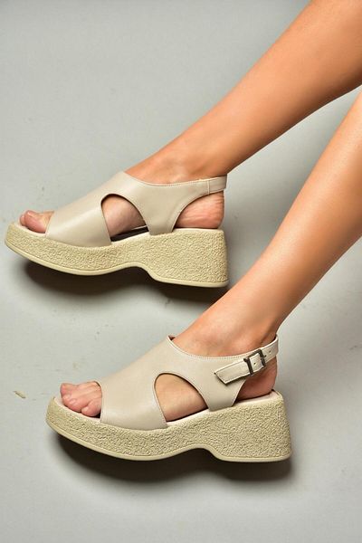 Fox Shoes S996945009 Beige Sandalen mit hoher Sohle für Damen