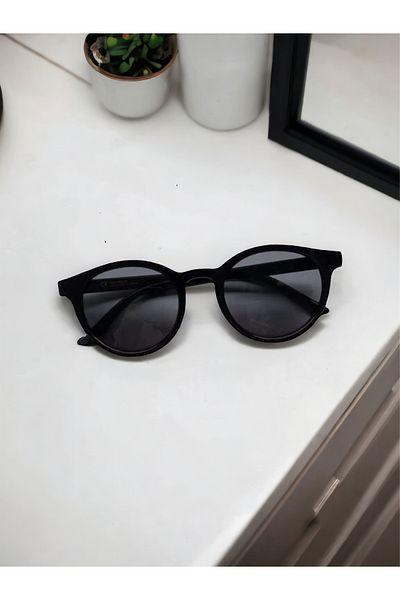 pullmarkt Unisex Sunglasses - Stylish and Comfortable Design