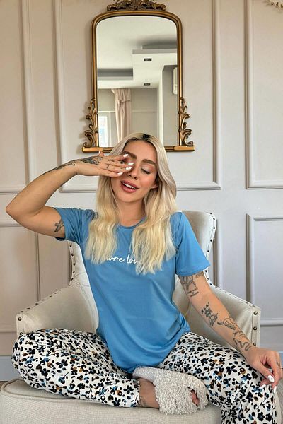 Pijamaevi Set de pijamale pentru femei tricotate cu maneci scurte cu model More Love