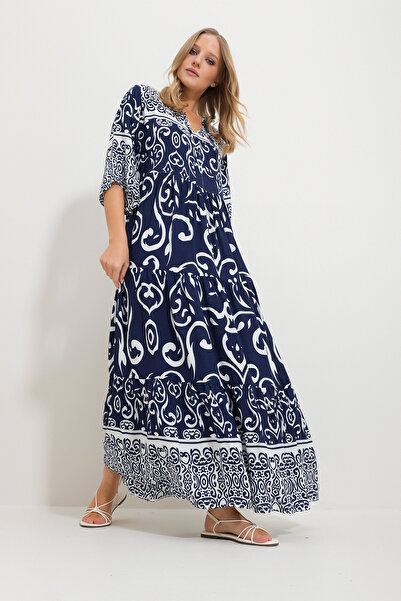 Trend Alaçatı Stili Dámské tmavě modré tkané viskózové šaty s krajkovým vzorem vpředu Alc-X11595