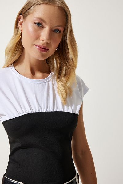 Happiness İstanbul Women's Black and White Colorblock Knitted T-Shirt AN00166