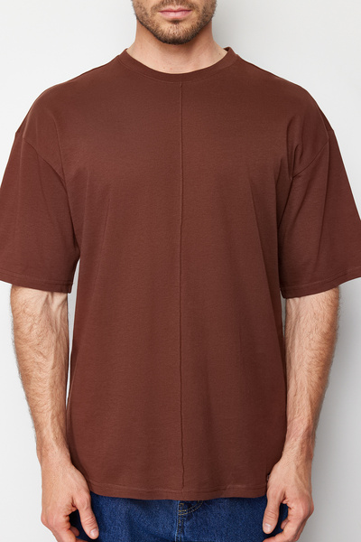 Trendyol Collection Hnědé oversize šicí tričko ze 100% bavlny z pevné látky TMNSS24TS00153