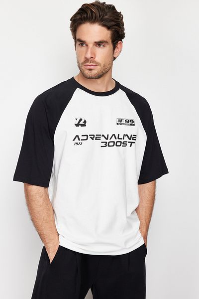 Trendyol Collection Μαύρο μπλουζάκι Oversize/Wide Cut 100% Cotton εμπριμέ από ύφασμα TMNSS24TS00139