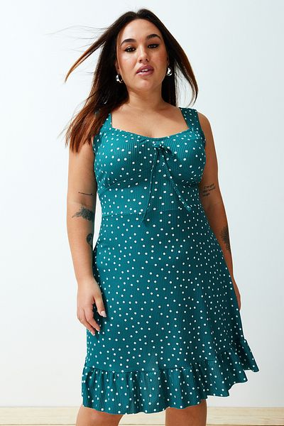 Trendyol Curve A-Linie-Mini-Strick-Sommerkleid mit gepunktetem Schleifendetail und Volants – TBBSS24AH00127