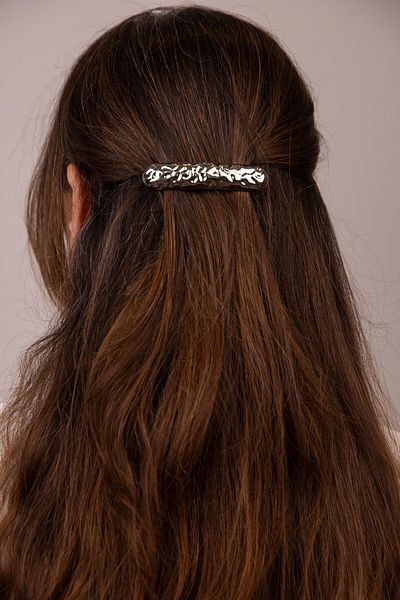 Sacha Accessories Textured Bar Plate Silver Clip Buckle