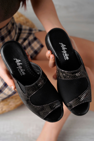 Akgün Terlik Women's Genuine Leather Black Snake Bone Protrusion Special (Hallux Valgus) Anatomical Slippers
