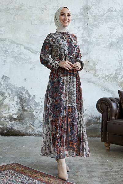 InStyle فستان شيفون مطوي بنمط شال من Elinor - بلاط