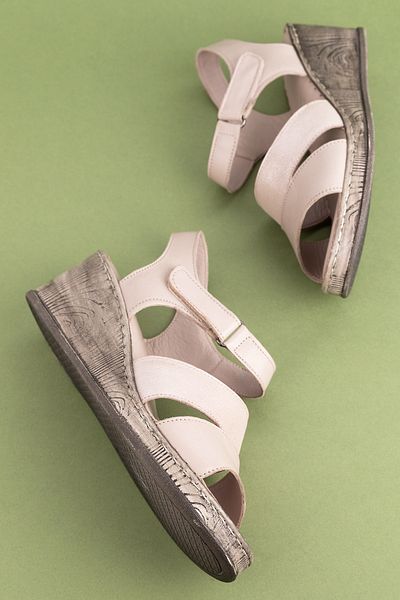 Gondol Sandale confortabile din piele naturală cu toc pană cu talpă moale Irm.03
