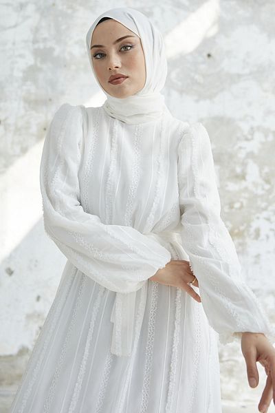 InStyle فستان شيفون ملفوف - أبيض