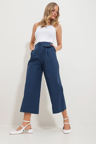 Trend Alaçatı Stili Women's Navy Blue Double Pocket Pleated Pocket Flap Zippered Wide Leg Trousers Alc-X11692