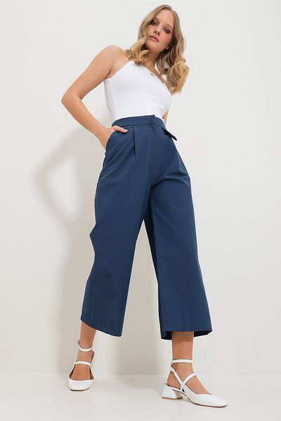 Trend Alaçatı Stili Women's Navy Blue Double Pocket Pleated Pocket Flap Zippered Wide Leg Trousers Alc-X11692