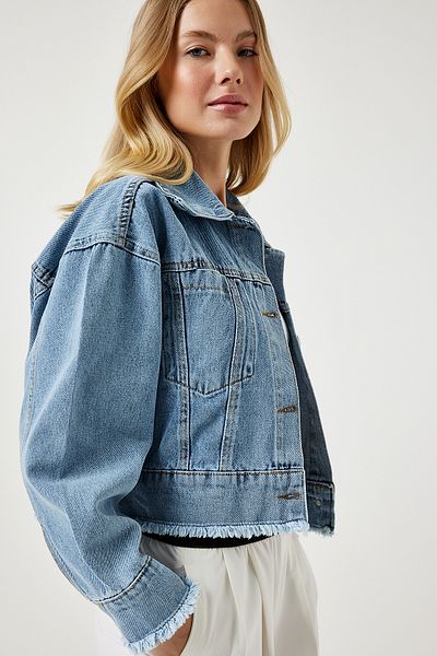 Happiness İstanbul Hellblaue, kurze Jeansjacke mit Quastendetail und Taschen für Damen RV00166