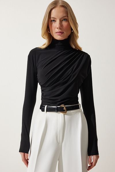 Happiness İstanbul Schwarze, geraffte, detaillierte Sandy-Bluse mit hohem Kragen für Damen FF00135