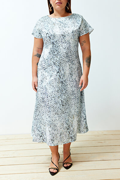 Trendyol Curve Μπεζ φόρεμα με μοτίβο σε Α - TBBSS24AH00119