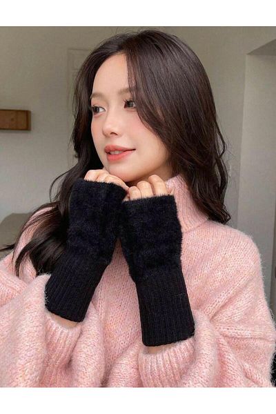 Axesoire 16027 Model Black Plush Gloves