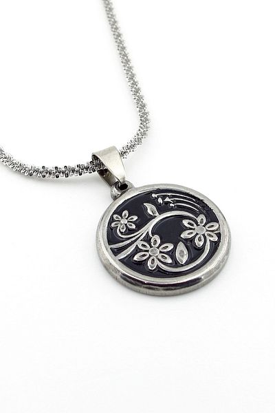 Solfera Spring Flowers Motif Embroidered Round Stainless Steel Necklace Q0806