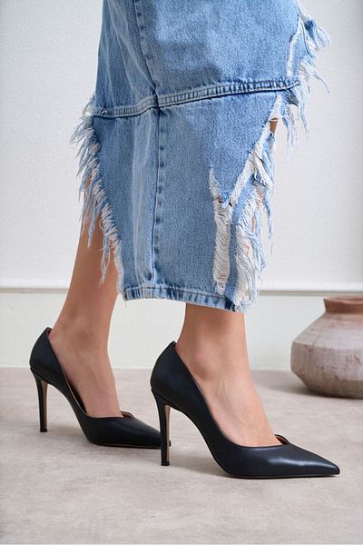 NİŞANTAŞI SHOES Stilettos de damă Shurima negru mat cu vârf ascuțit
