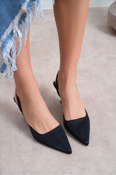 NİŞANTAŞI SHOES Love čierne saténové dámske topánky na podpätku s detailom zadného členku