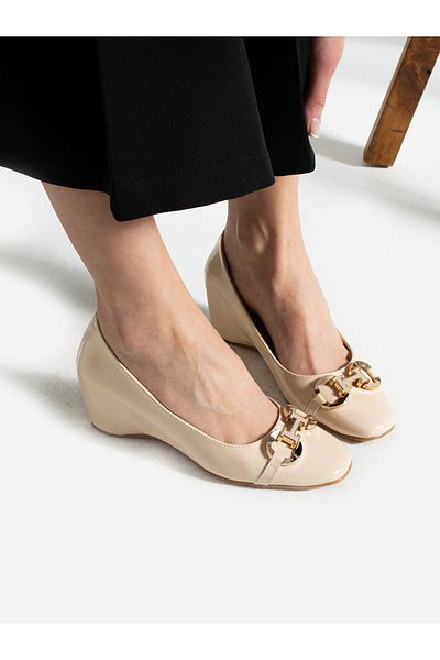 Alemdar Shoes Лачени дамски обувки MANU със скрит ток от норка