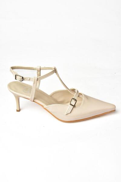 Fox Shoes S654071208 Béžové lakované dámské boty na nízkém podpatku