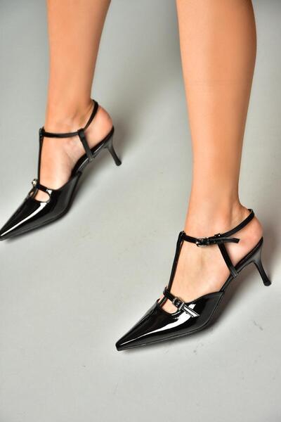 Fox Shoes S654071208 Black Patent Leather Low Heeled Women's Shoes