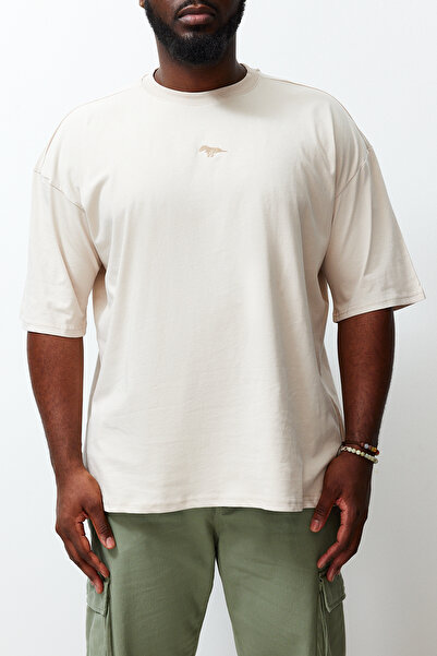 Trendyol Collection Duży rozmiar T-shirt z haftowanym dinozaurem w rozmiarze oversize - 100% kamień TMNSS24BF00013