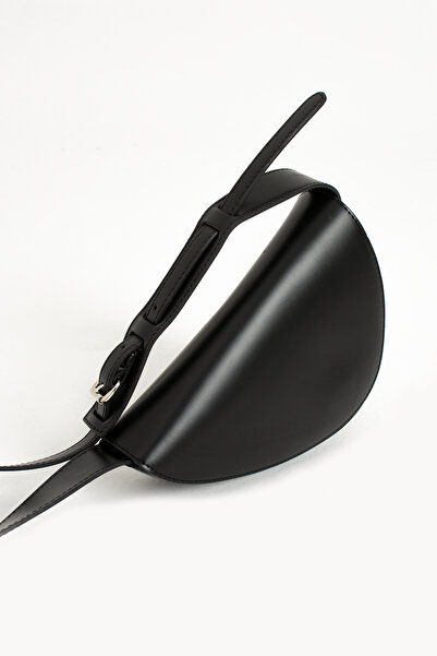 Cosser Kadın Siyah Çapraz Askılı Asimetrik Çanta