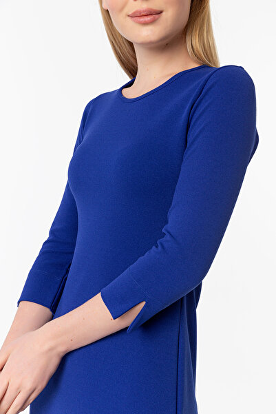 Laranor Crew Neck Three-Quarter Sleeve Slit Detail Dress
