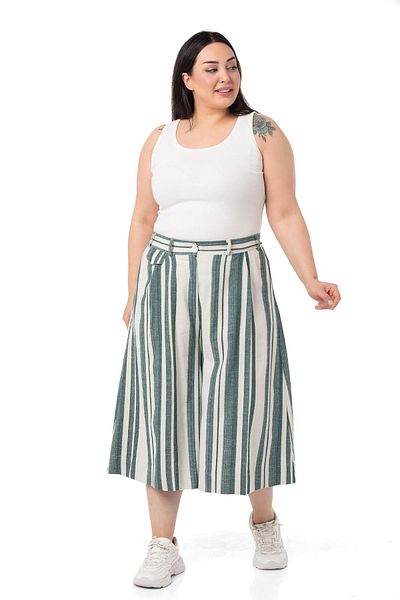 DISENTIS MODEST Plus Size Wide Leg Pocket Bermuda Green Trousers