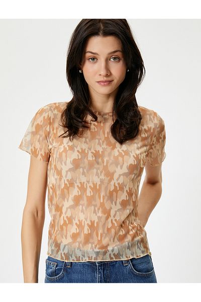 Koton Kurzärmliges Crop-T-Shirt mit Camouflage-Muster