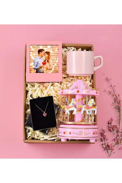 Bonitagift Pembe Çerçeve&  Atlı Karınca Müzik Kutusu& Pembe Renkli Kalp Model...