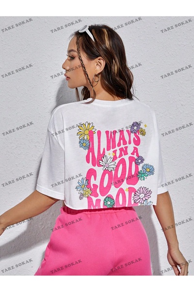 Tarzsokak Cultură COD- 232913   Scurt cu umăr fără umăr cu flori și slogan