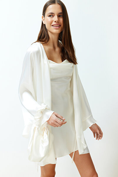 Trendyol Collection Λευκό σατέν υφαντό φόρεμα - Με λεπτομέρεια κεντήματος σε σφόνδυλο και πλάτη, δώρο THMSS24SB00009