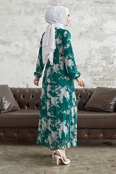 InStyle Diva Collar Belted Pleated Chiffon Dress - Emerald Green