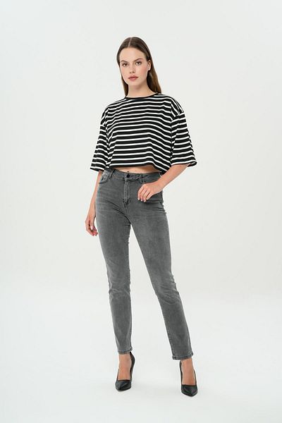 CROSS JEANS Sydney Gray High Waist Slim Straiht Fit Patty Zippered Jean Trousers C 4529-040