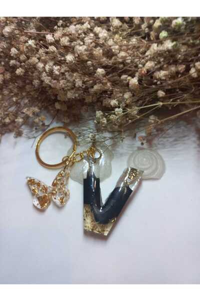 demirbasavm سلسلة مفاتيح إيبوكسي على شكل حرف V مصنوعة يدويًا