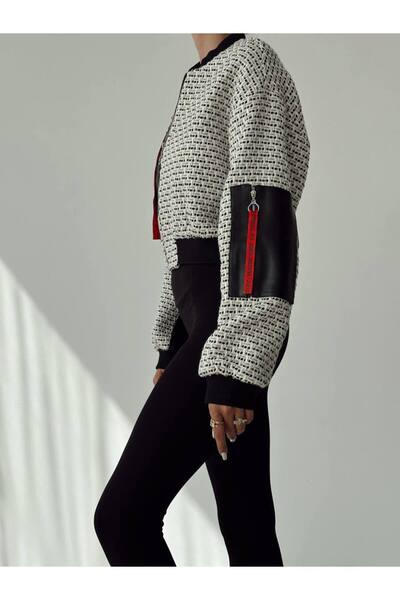 Fi-MA's Жакет з принтом і блискавкою, деталі з твіту