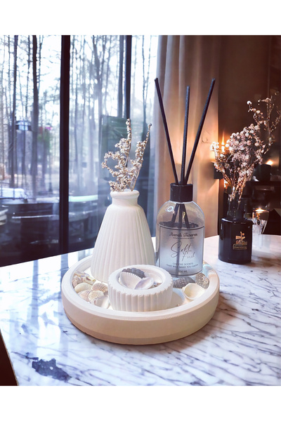 Havalı Tasarım Beyaz Renk Özel Tasarım Oda Kokulu Ve Vazolu , Mumluklu Standl...